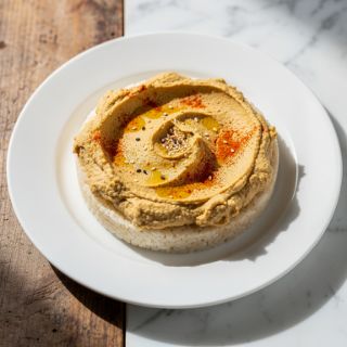 Rice Cake with Hummus